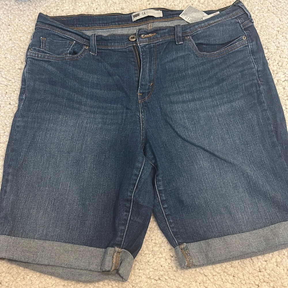 Size 14 Levi’s Bermuda shorts
